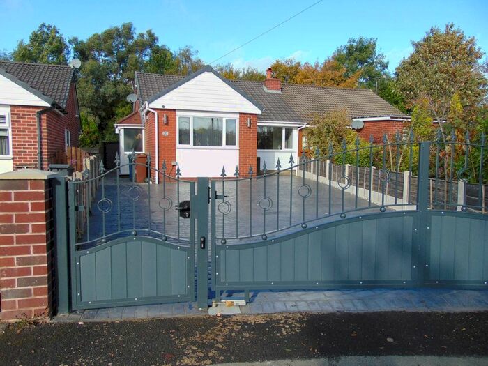 2 Bedroom Semi-Detached Bungalow To Rent In Longfield Park, Shaw, OL2