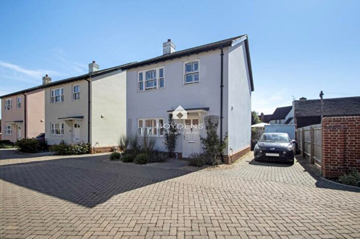 3 Bedroom Detached House For Sale In Grangewood Avenue, CO5