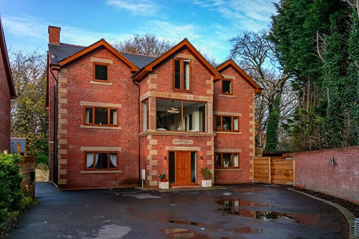 6 Bedroom Detached House To Rent In Manor Gardens, Bury, BL9