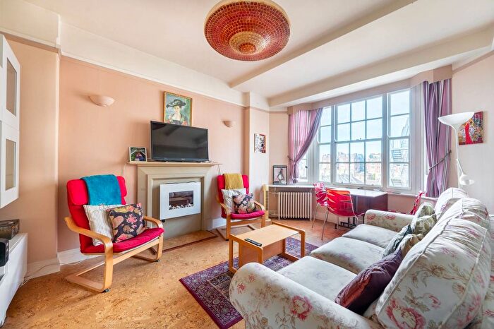 1 Bedroom Flat For Sale In Queensway, Bayswater, London, W2