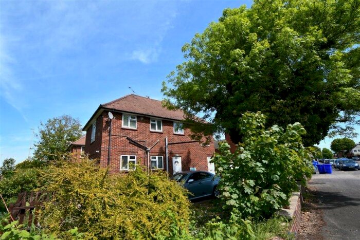 1 Bedroom Maisonette To Rent In Bedroom Maisonette St Floor In Farnborough, GU14