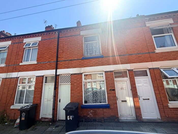3 Bedroom Terraced House For Sale In Bolton Road, Leicester, Leicestershire, LE3