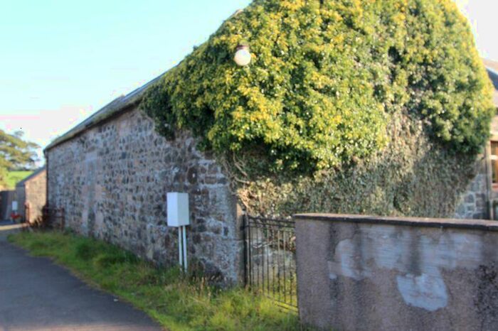 Detached House For Sale In Linhouse Barn, Avonbridge, FK1