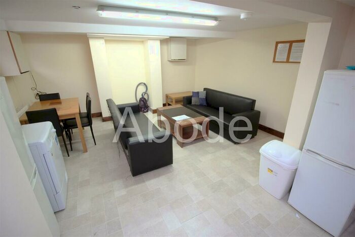 4 Bedroom House To Rent In Royal Park Avenue, Hyde Park, Leeds, LS6