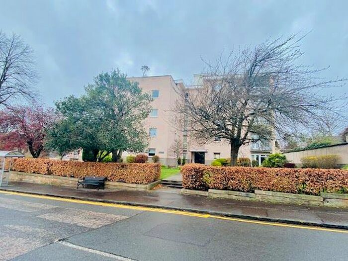 2 Bedroom Flat To Rent In Abbotsford Court, Edinburgh, EH10