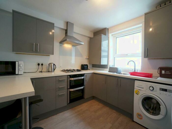 3 Bedroom House To Rent In Field Street, Bangor, Gwynedd, LL57