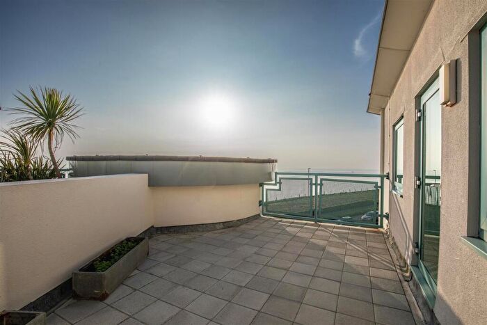 3 Bedroom Flat To Rent In The Cape, Marine Drive, Rottingdean, BN2