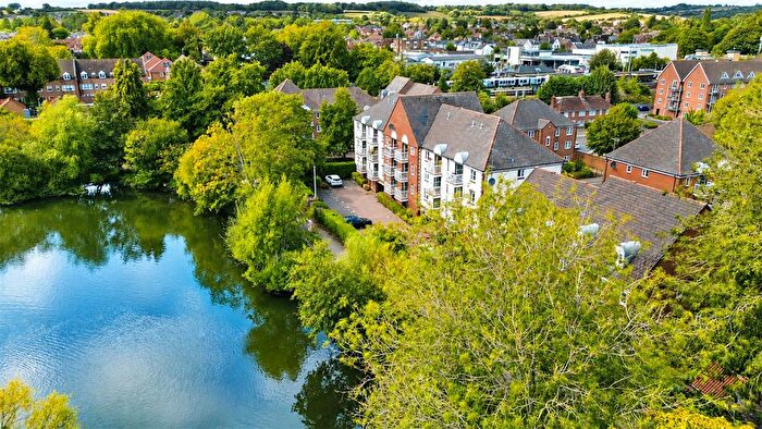 1 Bedroom Flat For Sale In Waterside Court, Alton, Hampshire, GU34