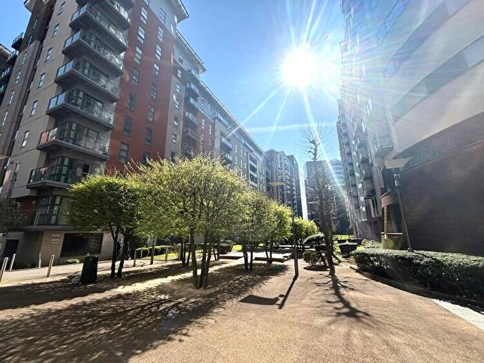 2 Bedroom Apartment To Rent In Cypress Place, Manchester, M4