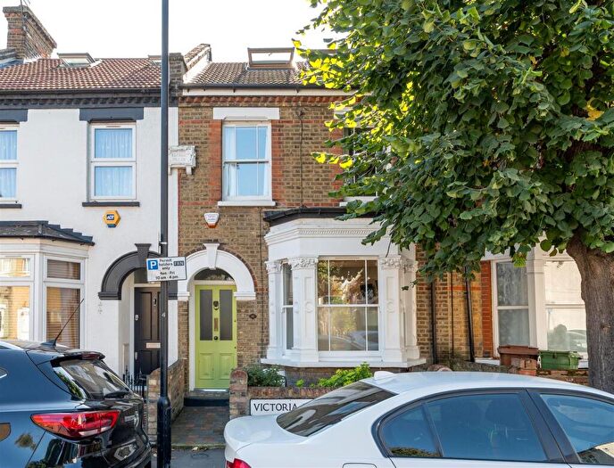 5 Bedroom Terraced House For Sale In Victoria Road, Walthamstow, E17
