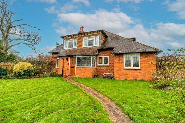 4 Bedroom Semi-Detached House For Sale In Colliers Hill, Mersham, Ashford, Kent TN25