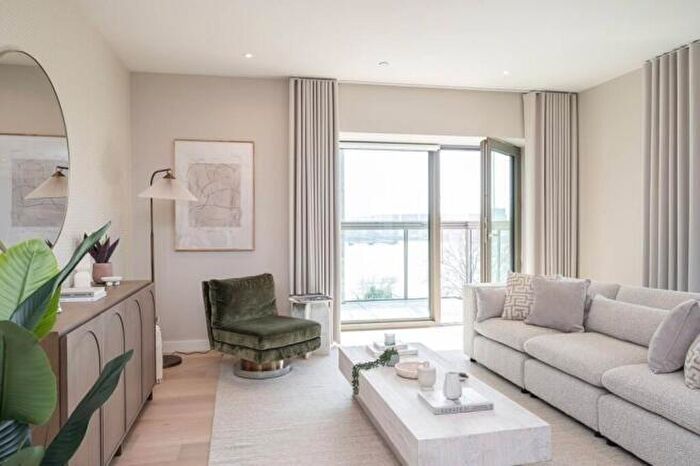 3 Bedroom Apartment For Sale In Royal Docks, London, E16