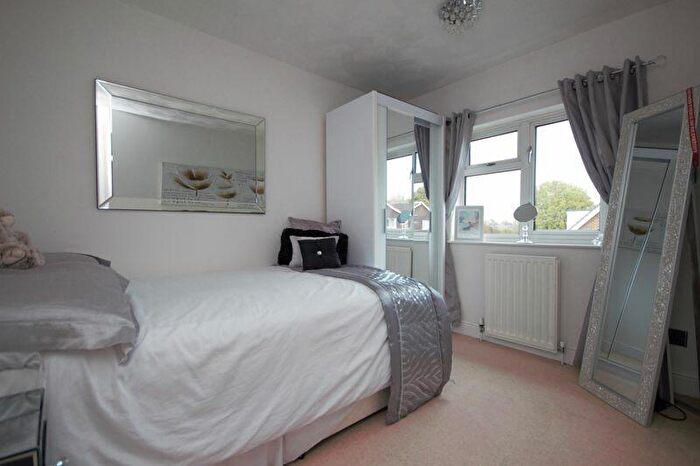 3 Bedroom Terraced House For Sale In Tudor Close, SO40