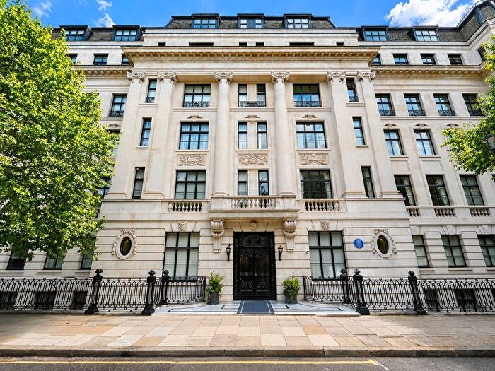 1 Bedroom Flat To Rent In Mansfield Street, Marylebone, London, W1G