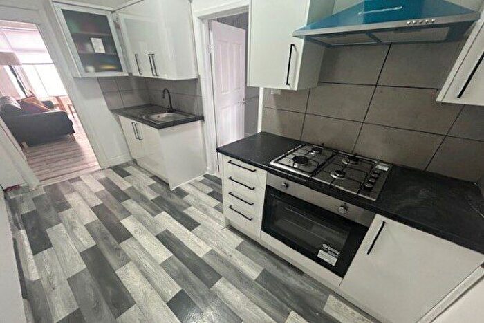 4 Bedroom Flat To Rent In Coop Street, Blackpool, FY1