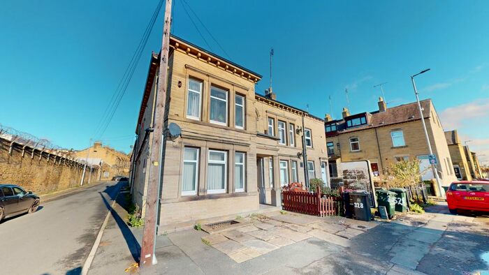1 Bedroom Flat To Rent In Thornton Road, Bradford, Girlington, BD8