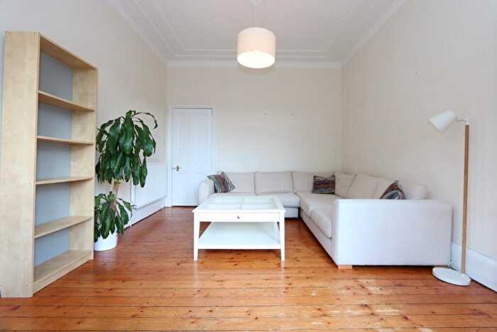 1 Bedroom Flat To Rent In Edgehill Road, Glasgow, Glasgow City, G11