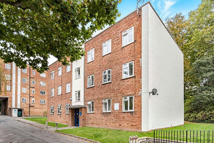 2 Bedroom Flat For Sale In Leigham Court Road, London, SW16