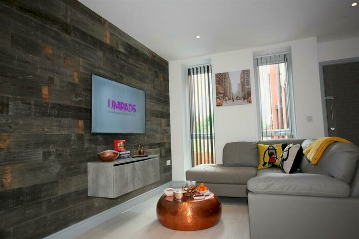 3 Bedroom Flat To Rent In Flat Elliott Apartments, Selly Hill Road, Birmingham, B29