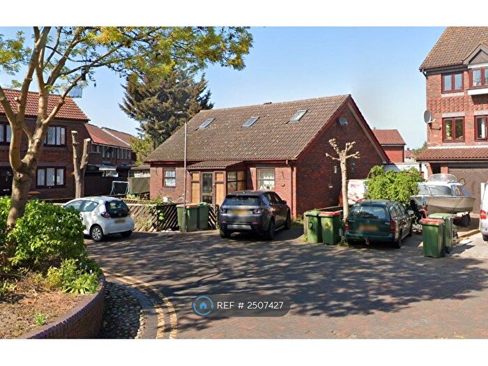 4 Bedroom Detached House To Rent In Bellflower Close, London, E6