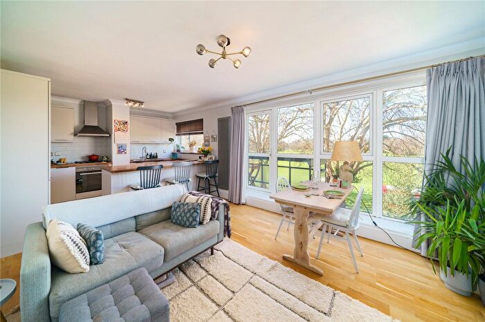 2 Bedroom Flat For Sale In Putney Common, London, SW15
