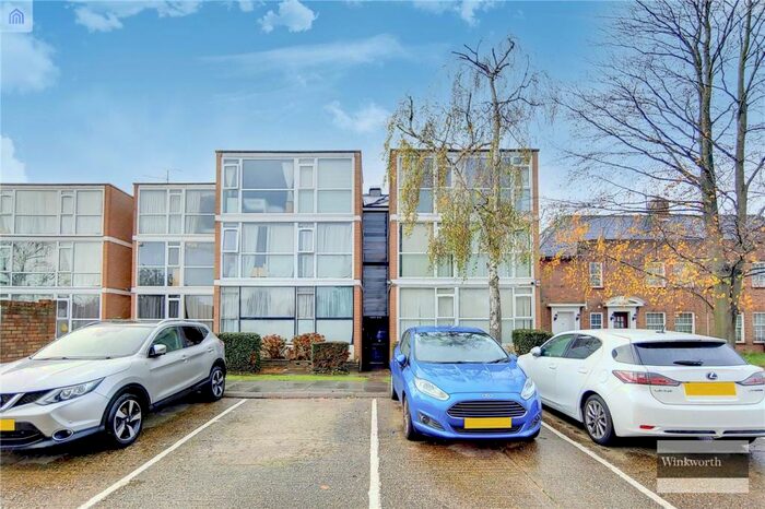2 Bedroom Apartment To Rent In Fryent Close, London, NW9