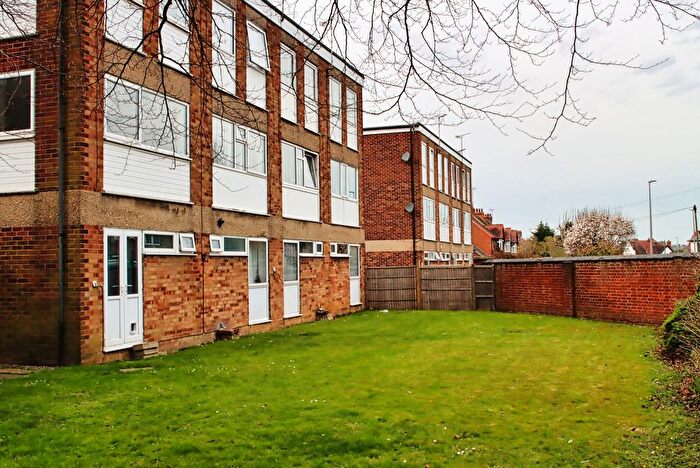 2 Bedroom Maisonette To Rent In Vicarage Road, Fenny Stratford, Milton Keynes, MK2