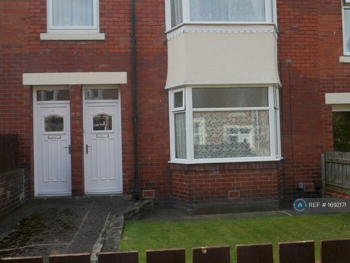 2 Bedroom Flat To Rent In Axwell Terrace, Swalwell, Newcastle Upon Tyne, NE16