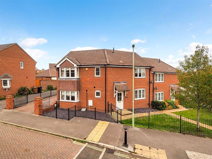 3 Bedroom Semi Detached House For Sale In Herdwick Road, Andover, SP11