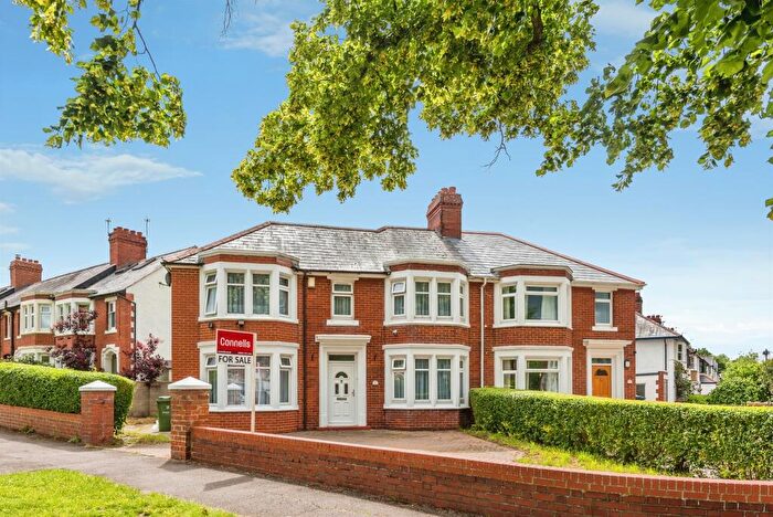 4 Bedroom Semi-Detached House For Sale In Florence Park Road, Oxford, OX4