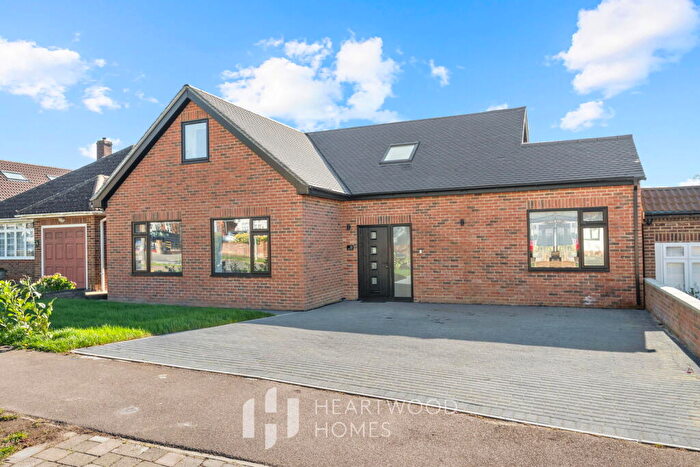 4 Bedroom Detached House For Sale In Robert Avenue, St. Albans, AL1