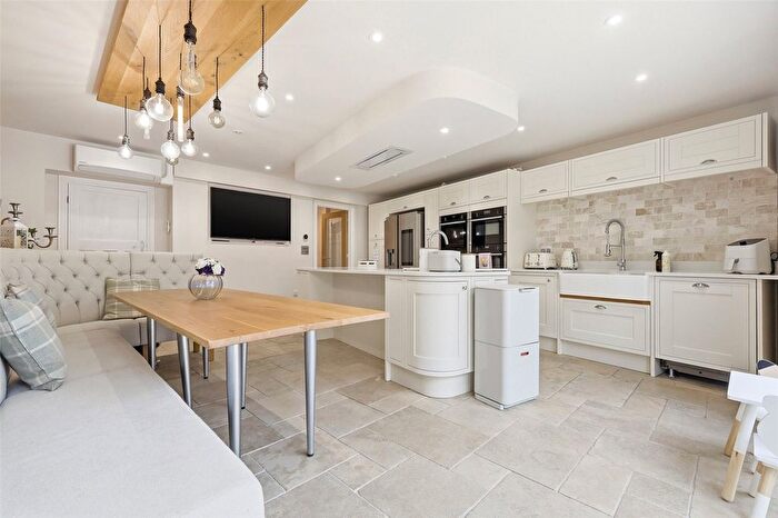 3 Bedroom Semi Detached House For Sale In Sutton Road, Southend-On-Sea, Essex, SS2