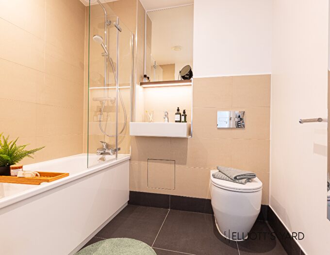 2 Bedroom Apartment To Rent In Gulson Road, Coventry, West Midlands, CV1