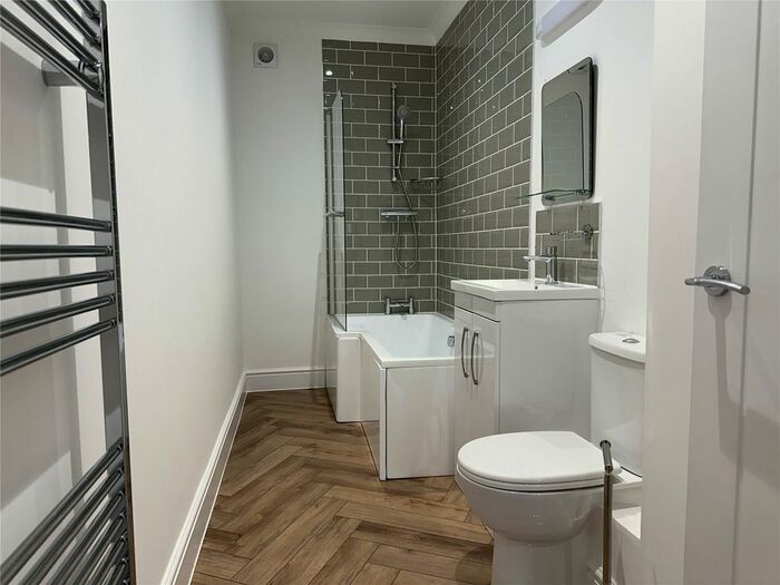 1 Bedroom Flat To Rent In Staplegrove Road, Taunton, TA1