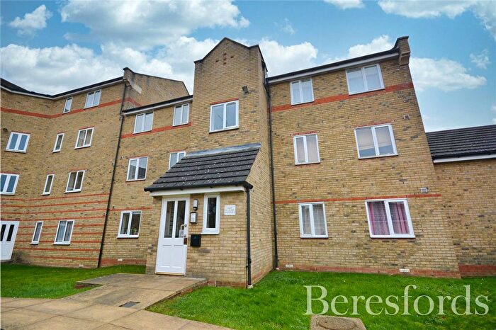 2 Bedroom Flat To Rent In Evelyn Place, CM1