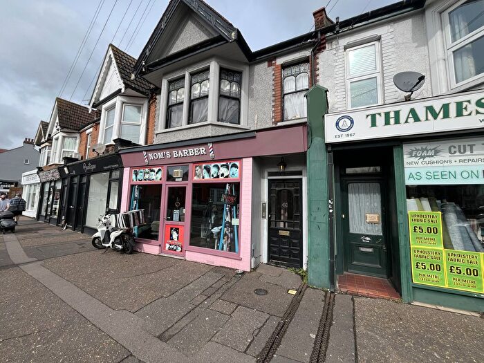 2 Bedroom Flat For Sale In Flat Amp; Studio, West Road, Westcliff-On-Sea, Essex, SS0