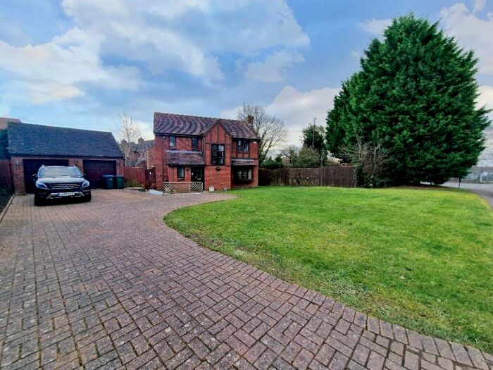 4 Bedroom Detached House To Rent In Broadwells Crescent, Coventry, West Midlands, CV4