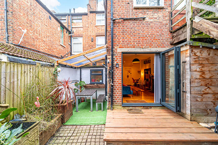 1 Bedroom Flat For Sale In Harberton Road, Whitehall Park, N19