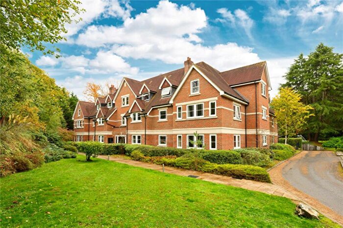 2 Bedroom Penthouse To Rent In Lakewood, Portsmouth Road, Esher, Surrey, KT10