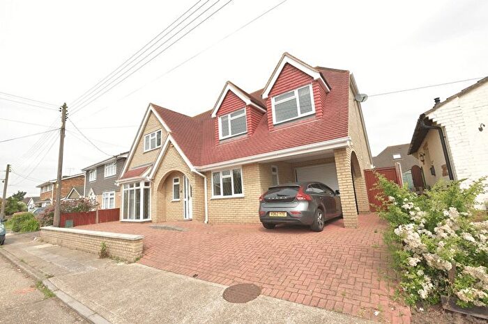 4 Bedroom Detached House To Rent In Delfzul Road, Canvey Island, SS8