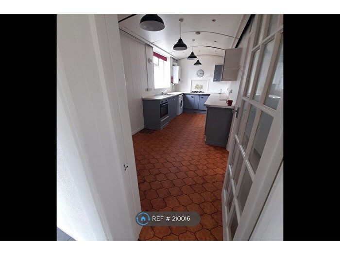 4 Bedroom End Terrace House To Rent In Flimwell Close, Bromley, BR1