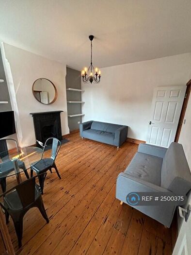 5 Bedroom Semi-Detached House To Rent In Colwick Road, Nottingham, NG2