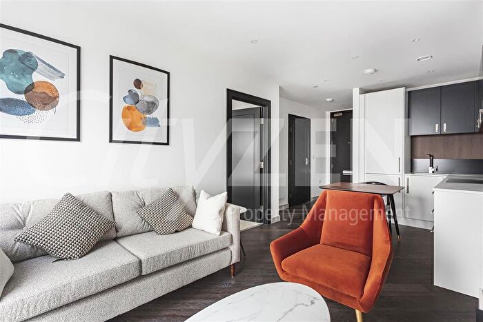 1 Bedroom Flat To Rent In Eden Grove, Staines-Upon-Thames, TW18