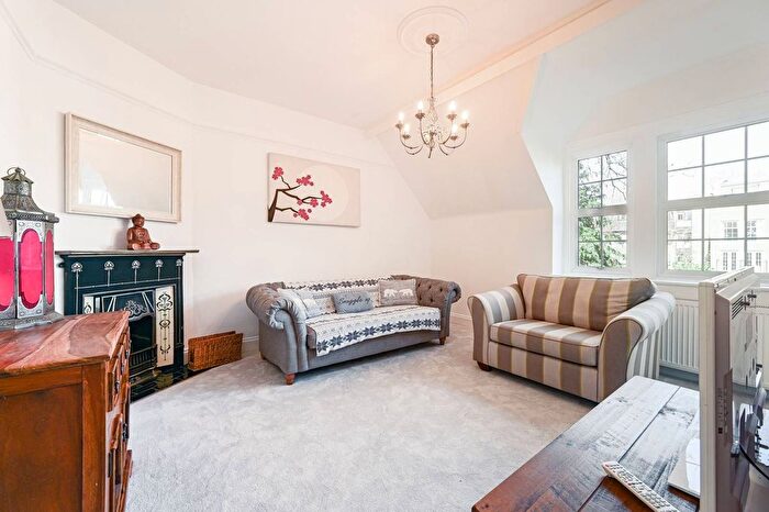 2 Bedroom Flat For Sale In Widmore Road, Bromley, BR1
