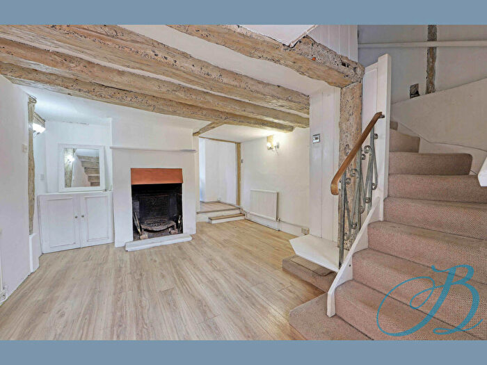2 Bedroom Cottage For Sale In High Street, Cookham, SL6