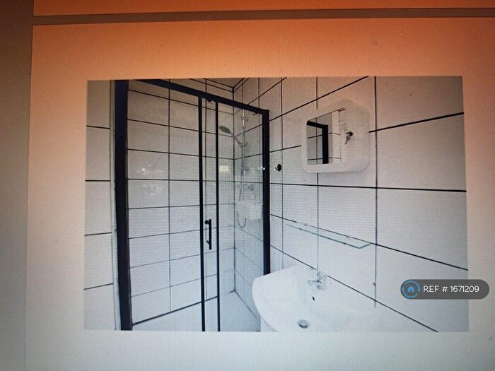 2 Bedroom Flat To Rent In Brighton Rd, Purley, CR8