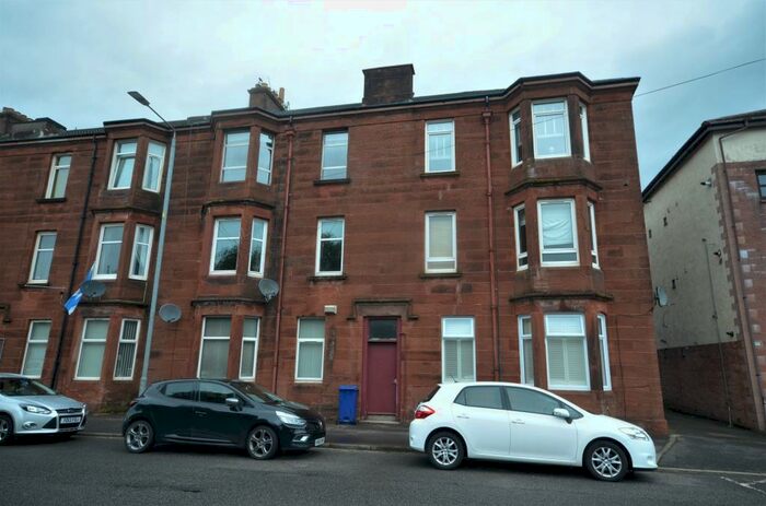 2 Bedroom Flat To Rent In Castlegreen Street, Dumbarton, Wdc, G82