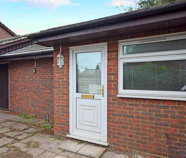 1 Bedroom Property To Rent In Tangley Park Road, Hampton, TW12