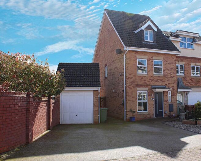 3 Bedroom Terraced House For Sale In Kingfisher Close, Scawby Brook, DN20