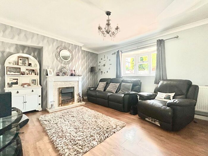 3 Bedroom End Of Terrace House For Sale In Hartland Avenue, Coseley, WV14